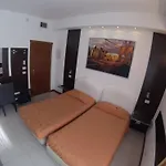 佩鲁吉诺酒店 3*